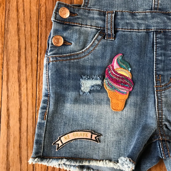NWT! Cat&Jack Kids Girls distressed denim jean overalls shorts patches M 7/8 - Picture 8 of 14